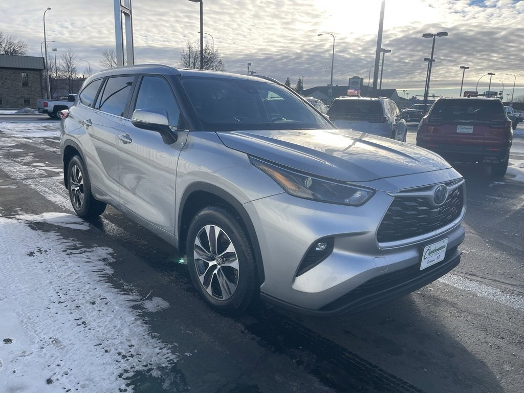 2023 Toyota Highlander Hybrid XLE