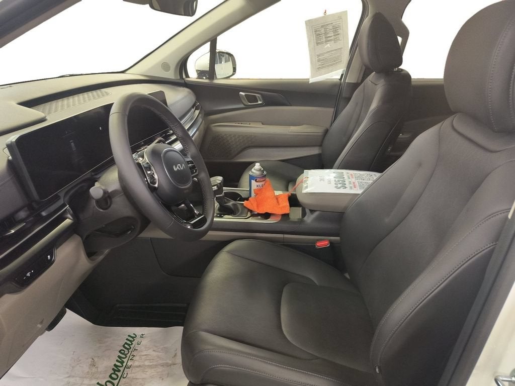 2025 Kia Carnival LXS