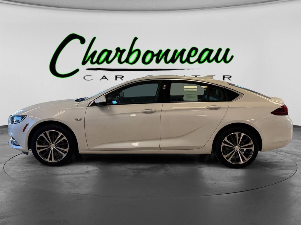 2019 Buick Regal Sportback Essence