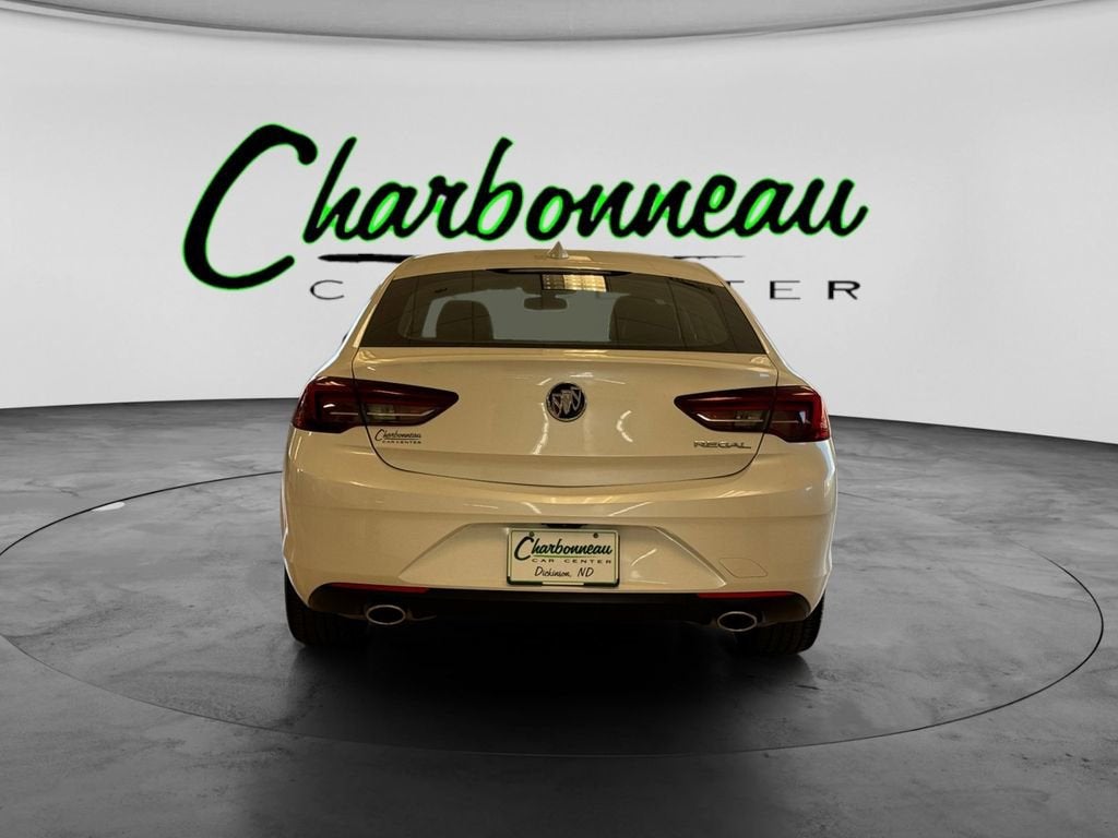 2019 Buick Regal Sportback Essence